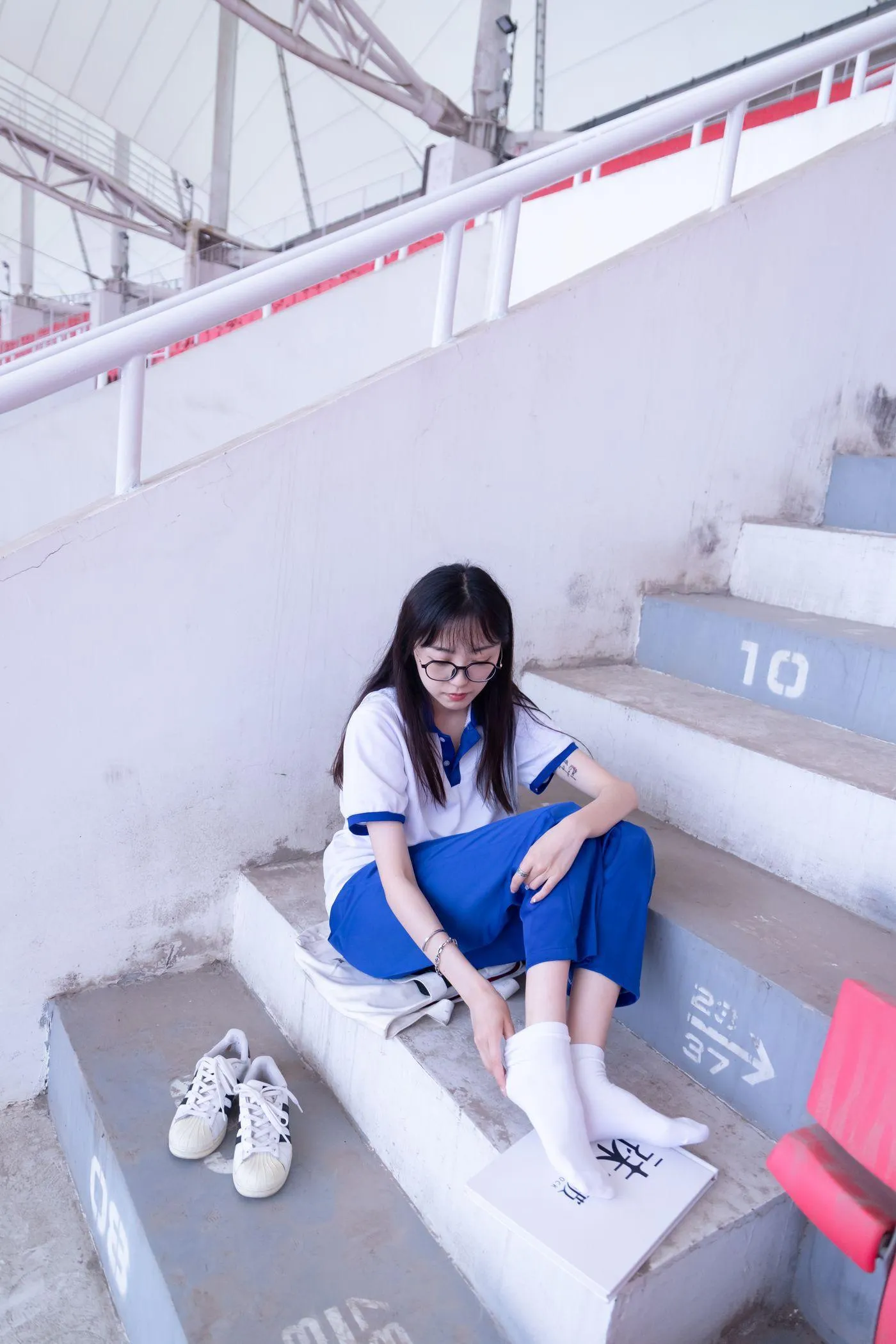 [BoBoSocks袜啵啵]NO.002 稚予-校服、贝壳头、白棉袜、裸足 [139P]插图8